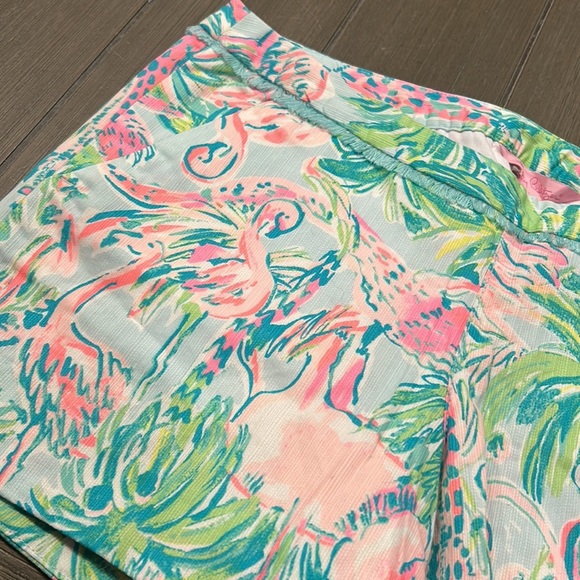 Lilly Pulitzer Tropical Print Women's Shorts - Picture 3 of 10